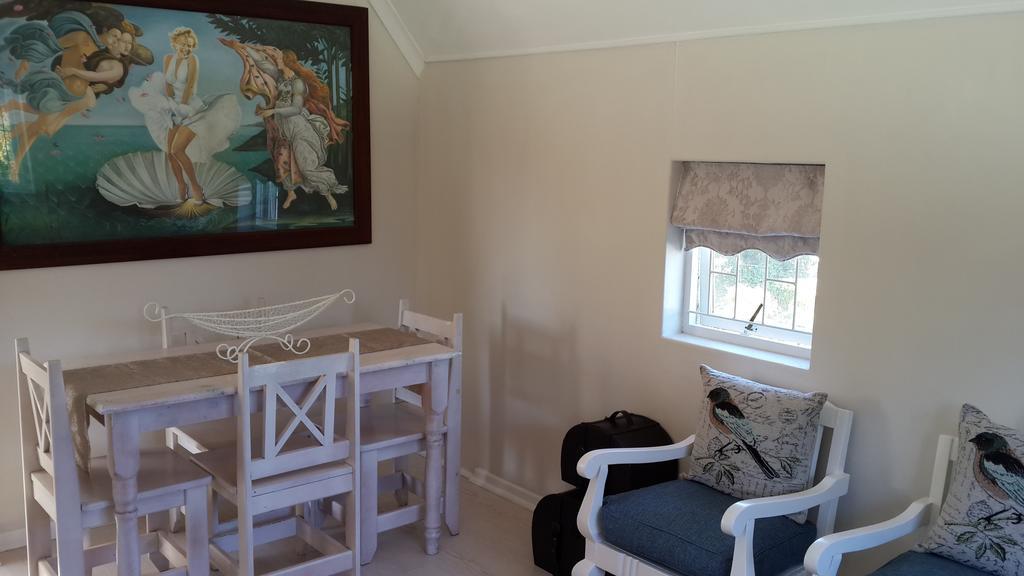 On Broadwalk Cottage Le Cap Chambre photo